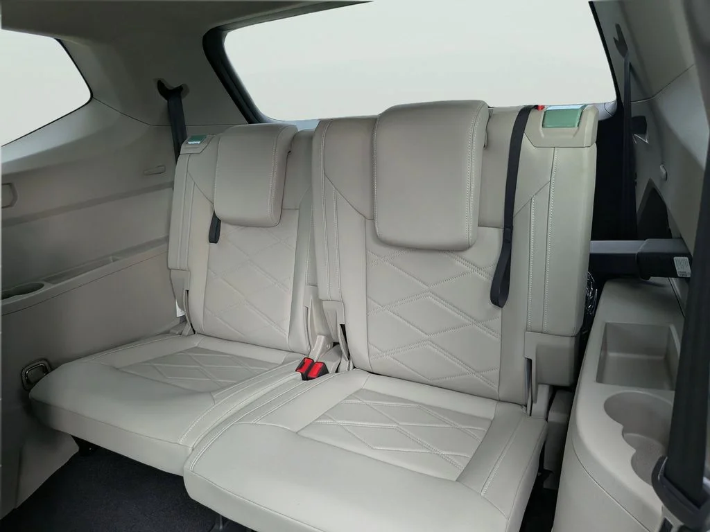 New 2026 Green Volkswagen 2.0T SE w/Technology image 14