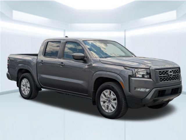 Used 2024 Gray Nissan SV image 8