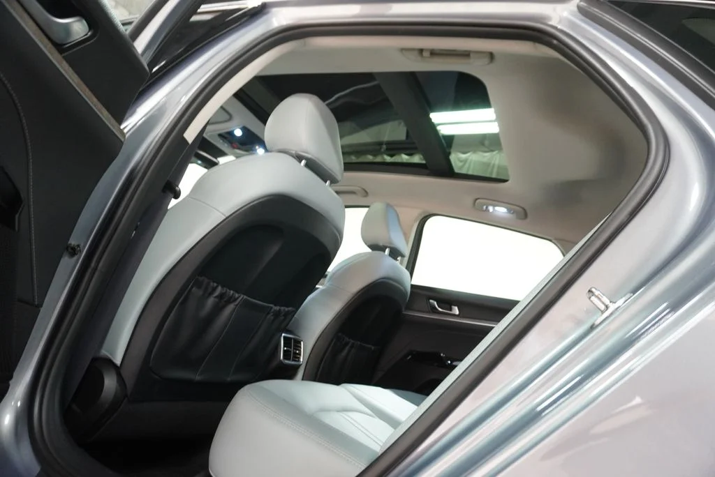 Used 2021 Everlasting Silver Kia EX image 2