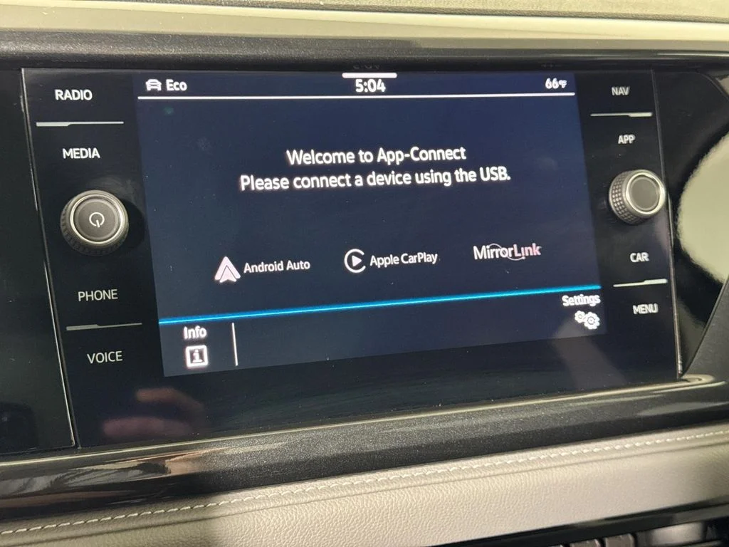 Used 2022 Gray Volkswagen 1.5T SEL image 23
