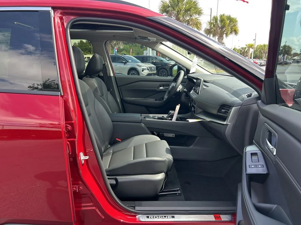 Used 2026 Scarlet Ember Nissan Dark Armor image 41
