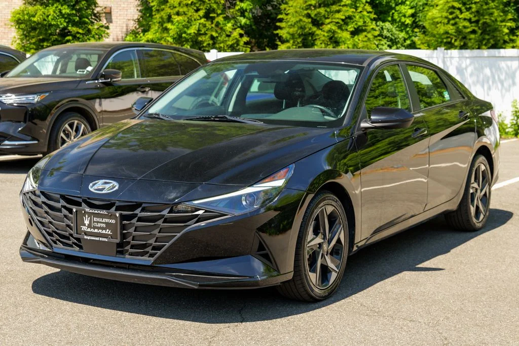 Used 2023 Onyx Black Hyundai SEL image 3