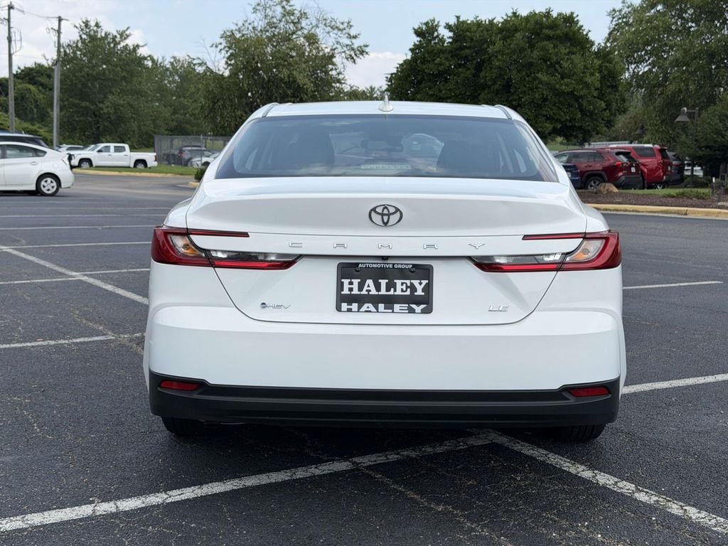 Used 2025 White Toyota LE image 21