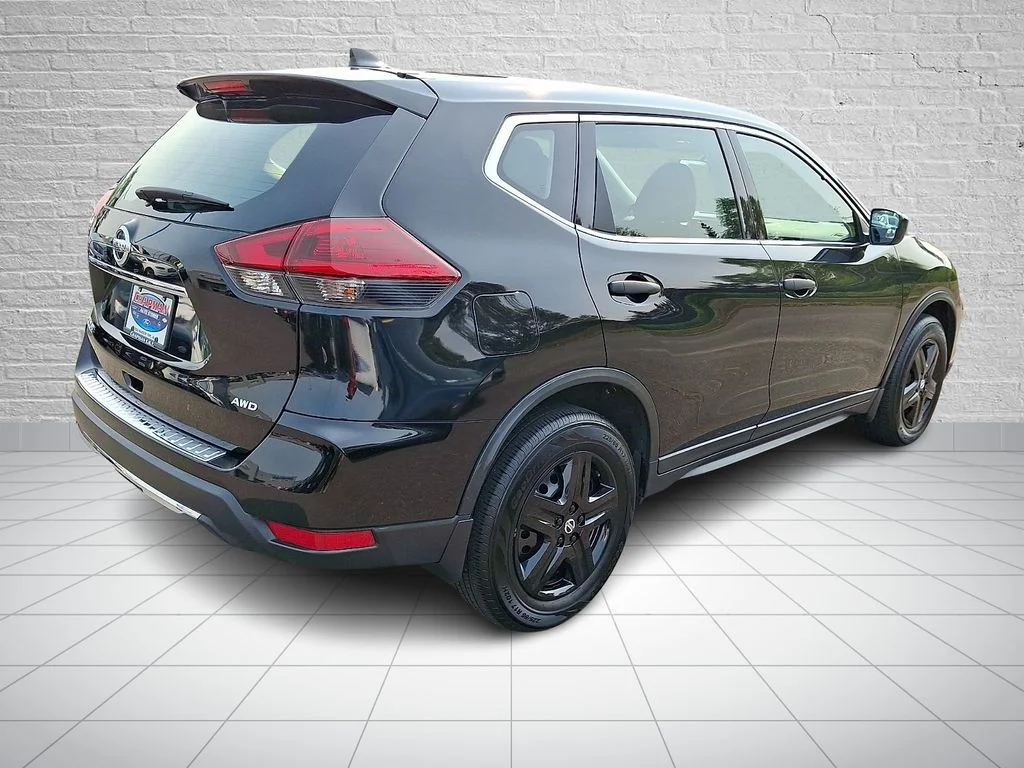 Certified Used 2020 Magnetic Black Nissan S image 4