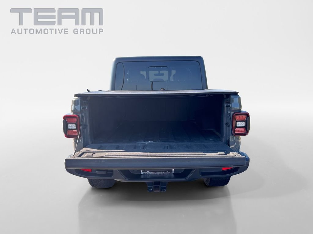 Certified Used 2020 Gray Jeep Overland image 28