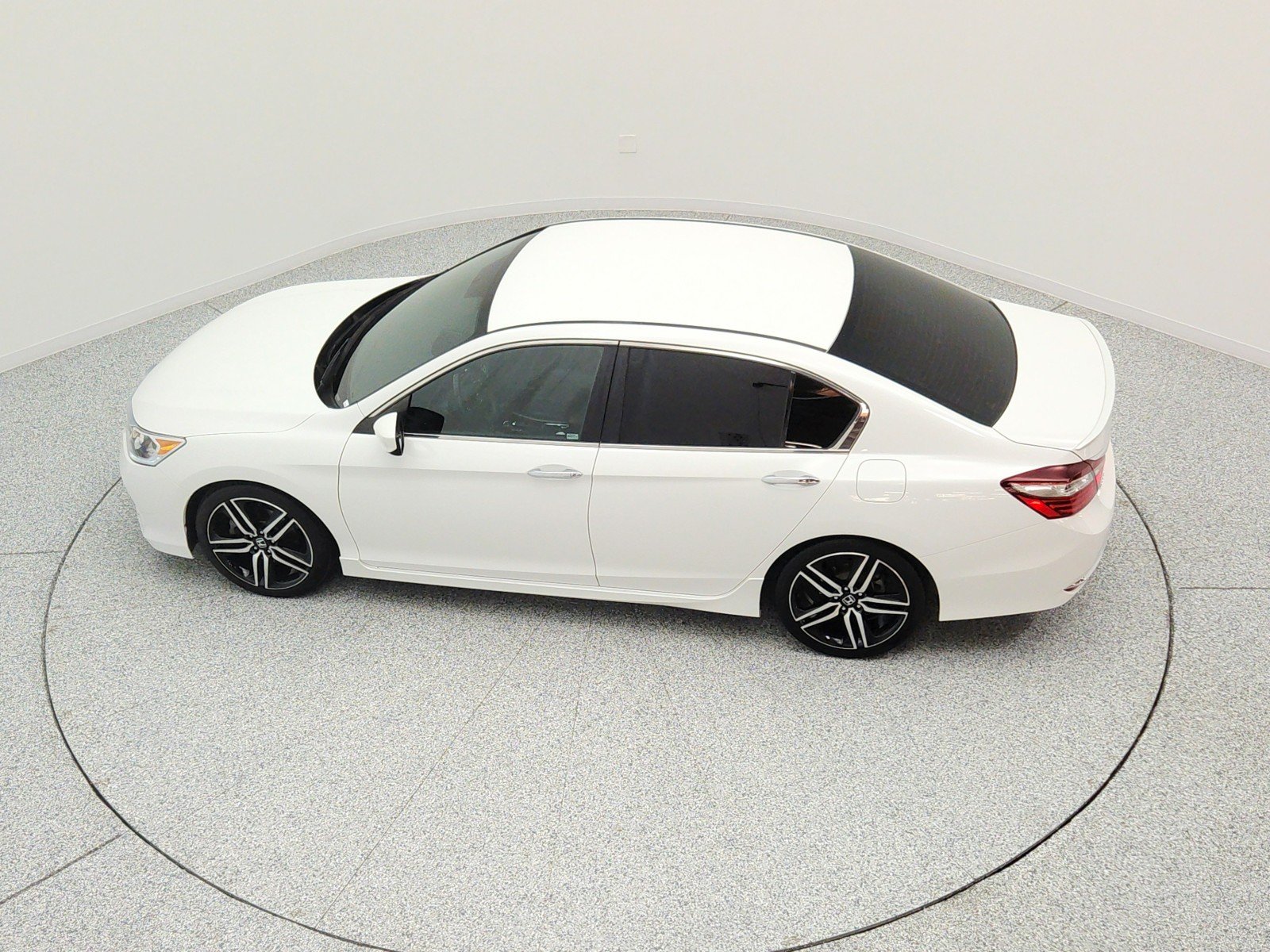 Used 2016 White Orchid Pearl Honda 4dr I4 CVT Sport image 29