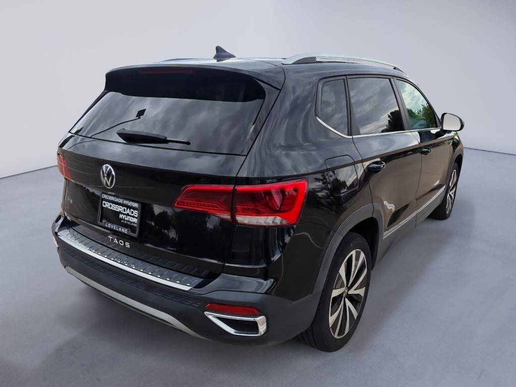 Used 2023 Deep Black Pearl Volkswagen SE image 5