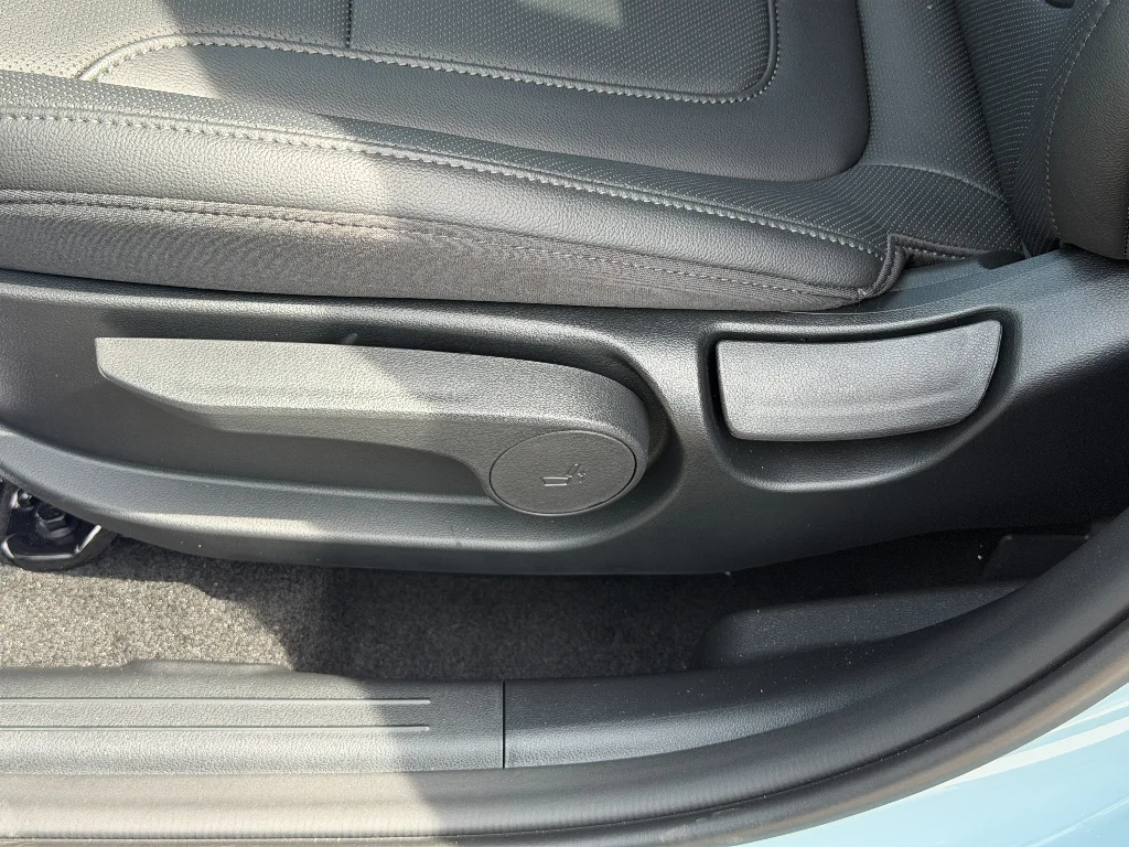 New 2027 Blue Stone Hyundai SE image 19