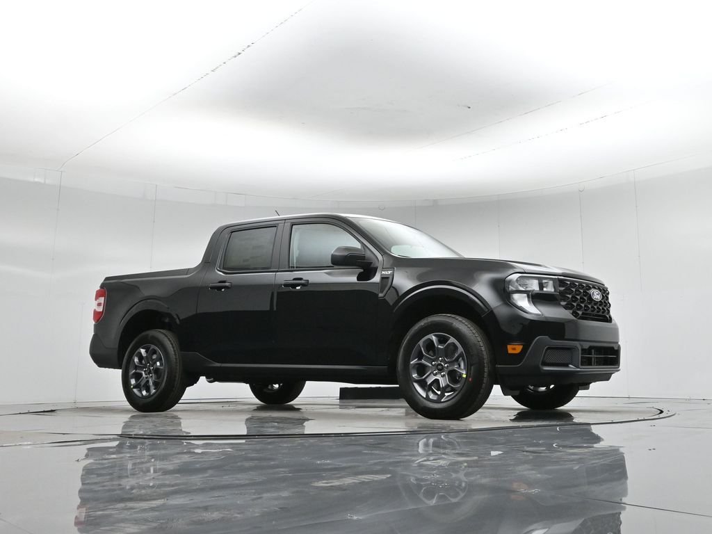 New 2026 Shadow Black Ford XLT image 3