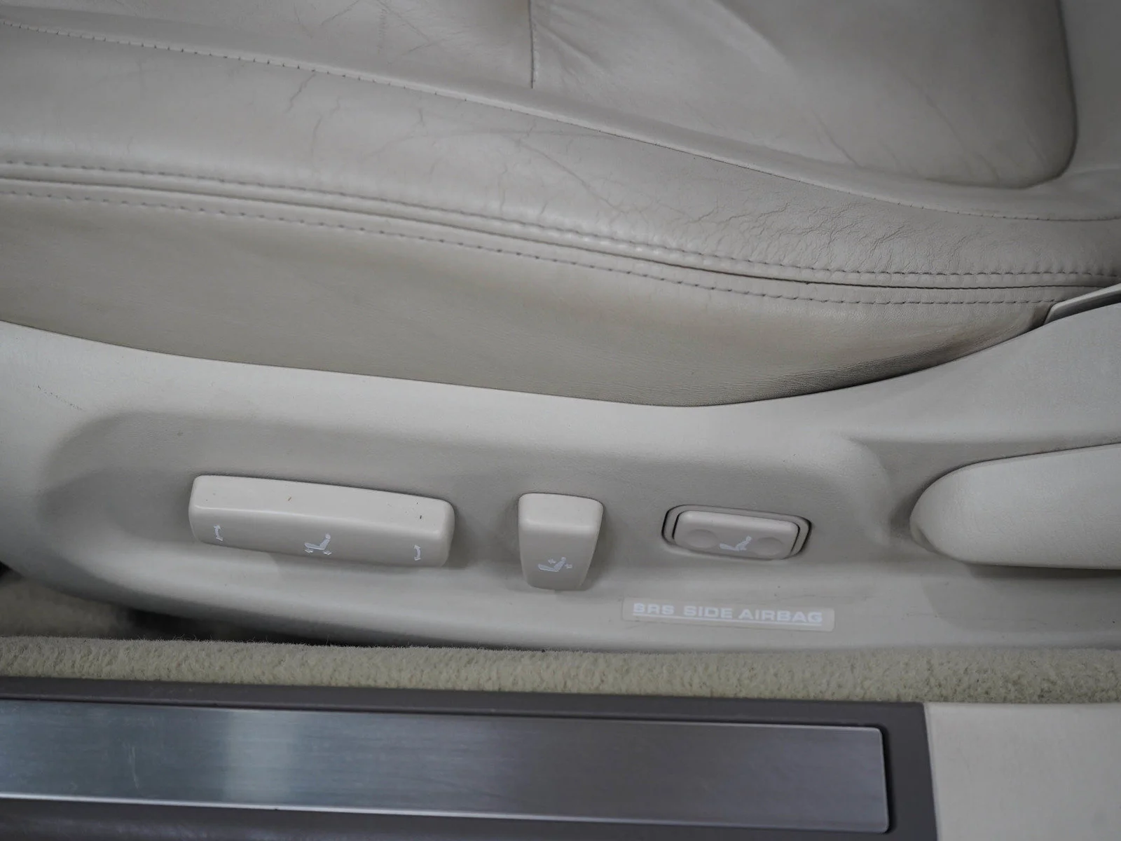 Used 2002 Silver Lexus 430 image 18