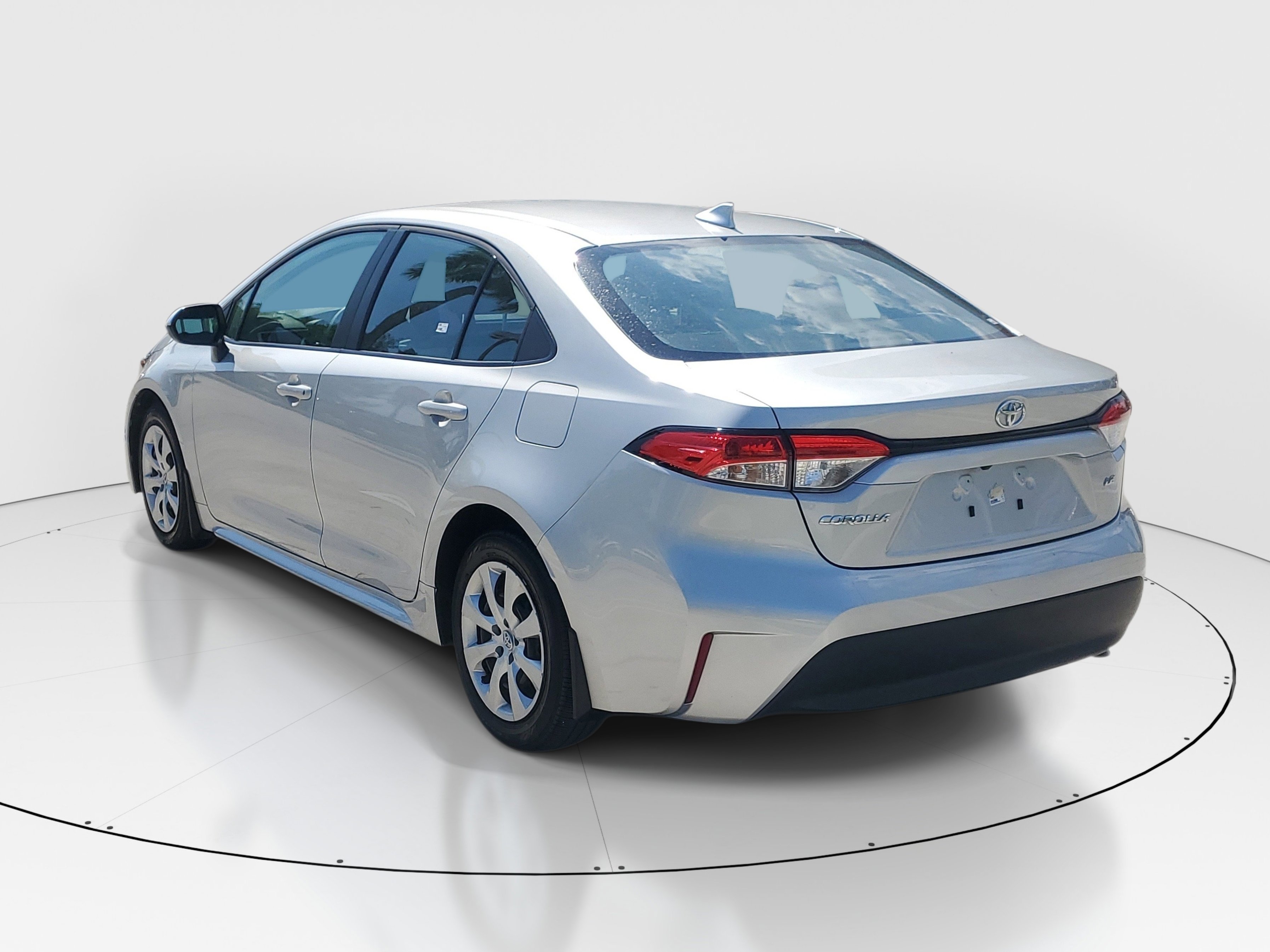 Certified Used 2025 Classic Silver Metallic Toyota LE image 5