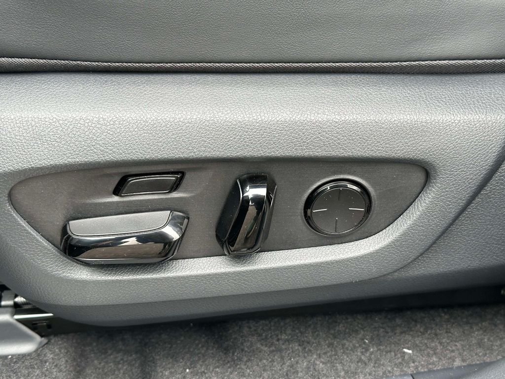 2026 Lexus RX 450h+ Luxury - Photo 14