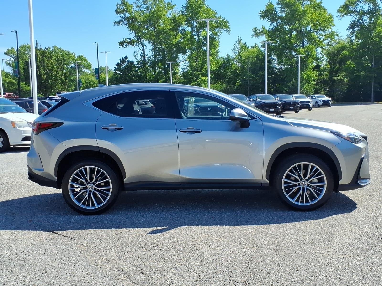 Used 2022 Atomic Silver Lexus NX 350h Premium image 6
