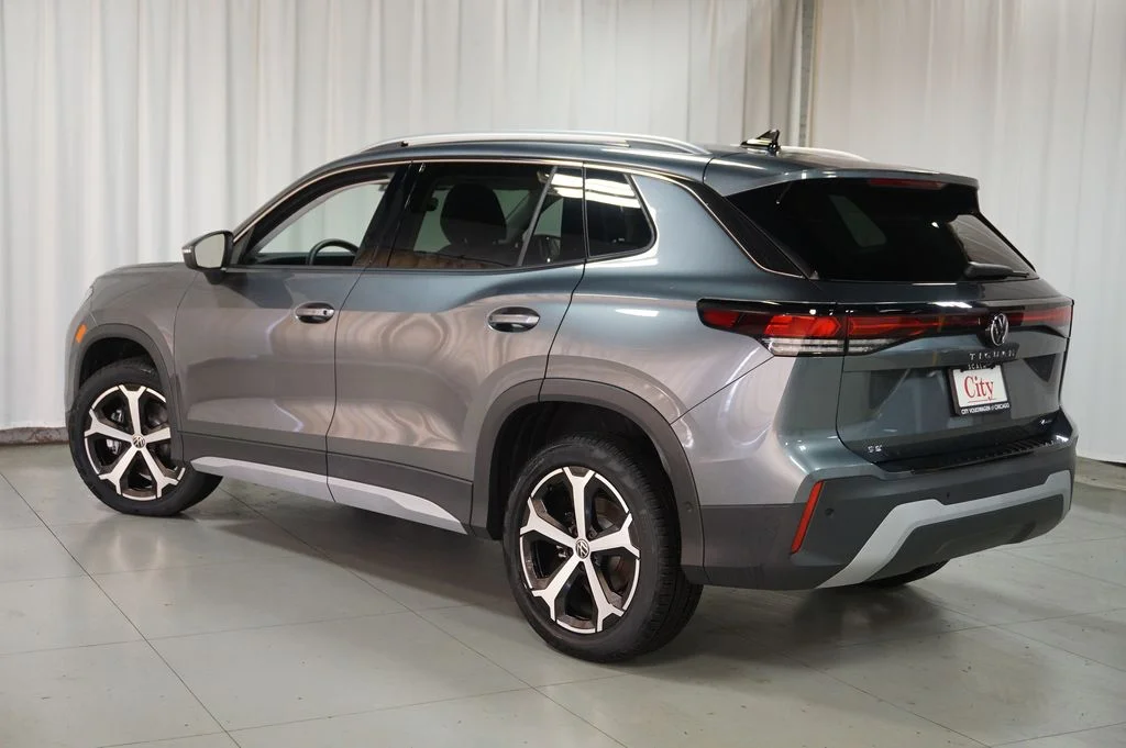 New 2026 Platinum Gray Volkswagen 2.0T SE image 8