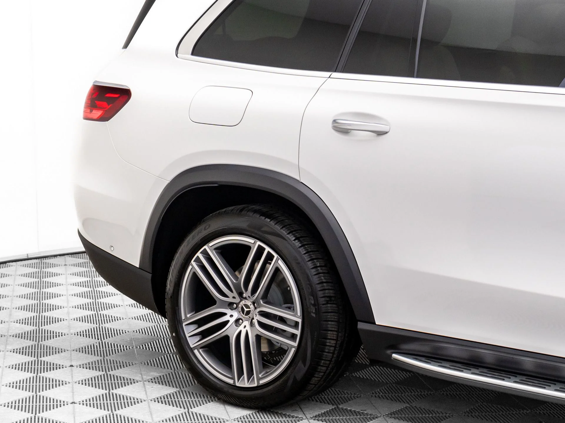 New 2026  Mercedes-Benz GLS 450 image 35