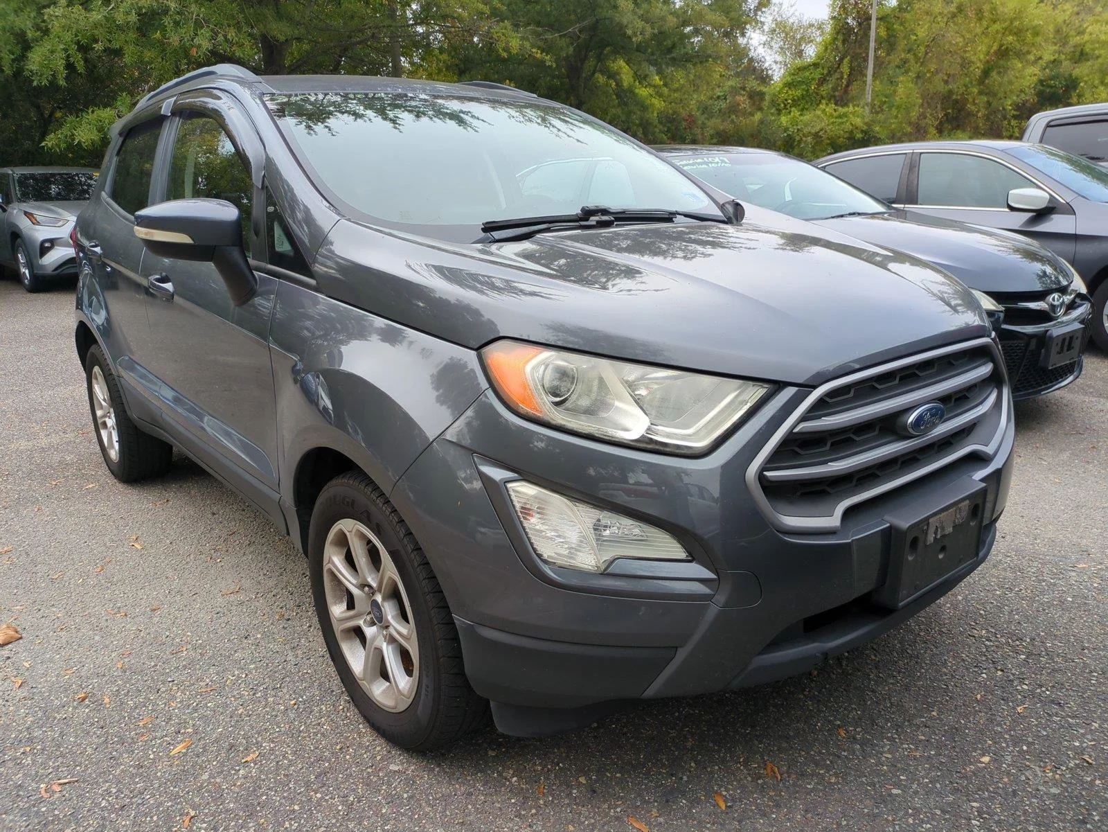 Used 2019 Smoke Metallic Ford SE image 1