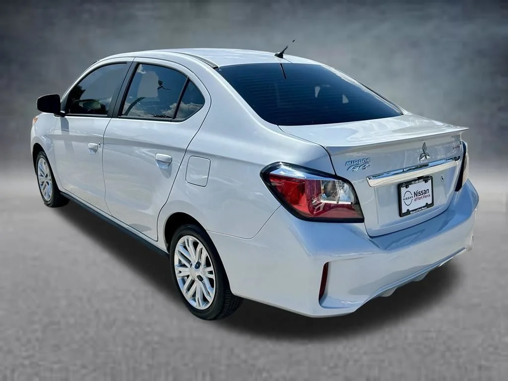 Used 2024 Silver Mitsubishi SE image 7