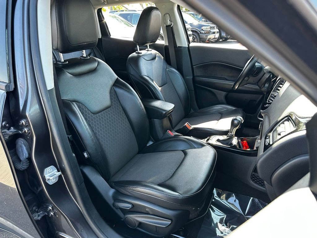 Used 2019 Gray Jeep Latitude image 13