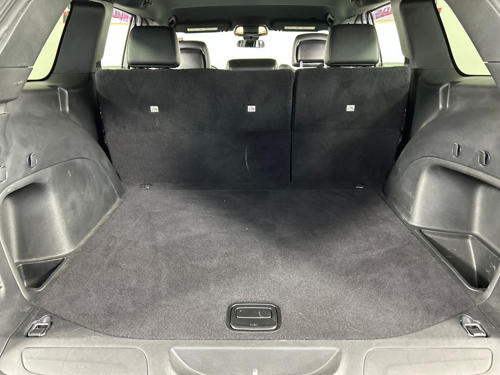 Used 2021 Silver Jeep Laredo X image 20