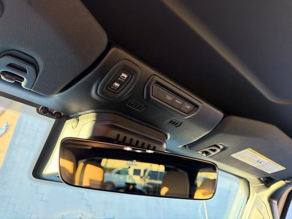 Used 2023 White Jeep Sport S image 38