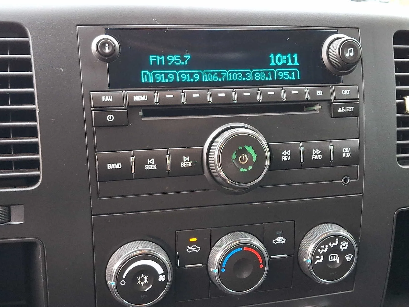 Used 2010 Taupe Gray Metallic Chevrolet Xtra Fuel Economy image 17