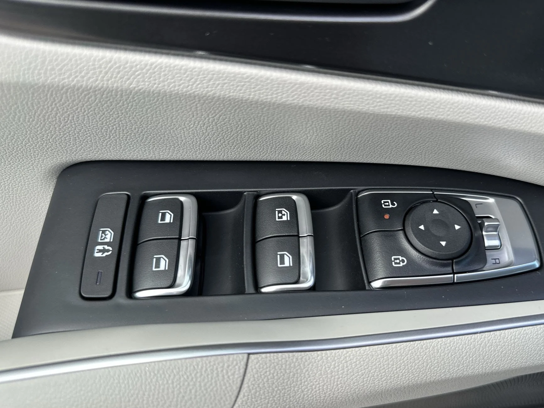 New 2026 Wolf Gray Kia S image 17