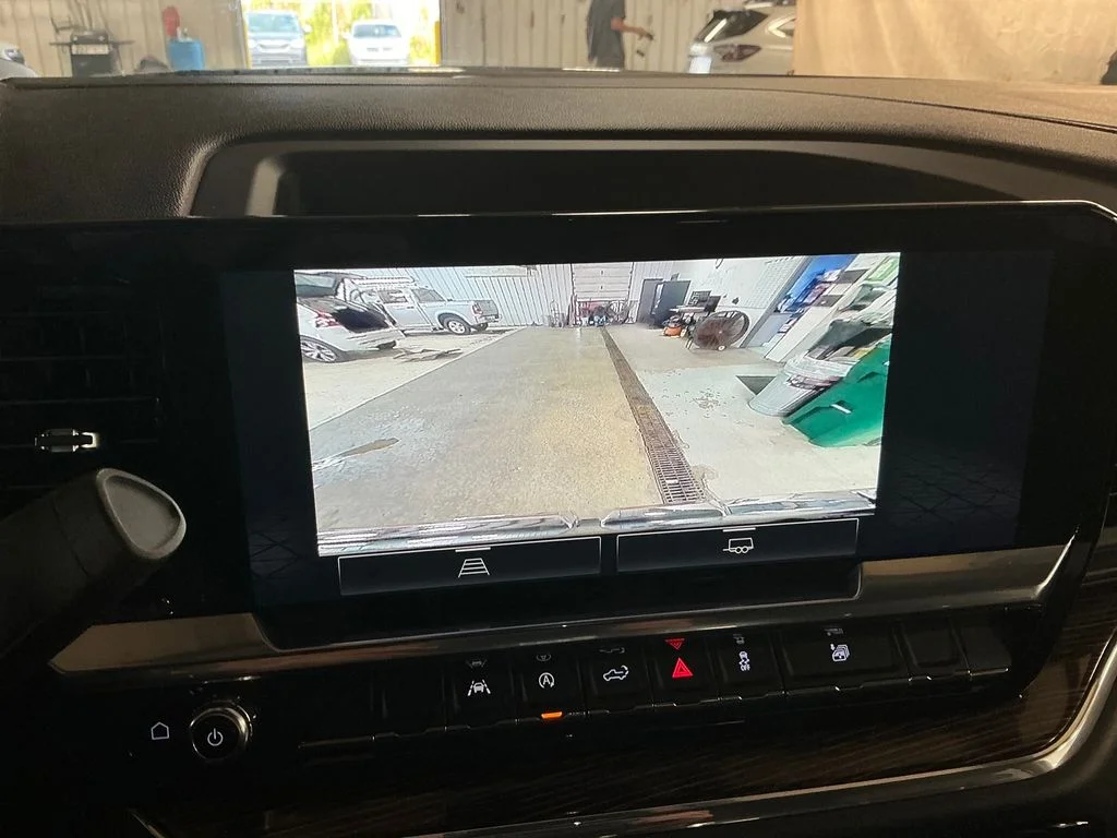 Used 2023 Silver GMC Elevation image 24