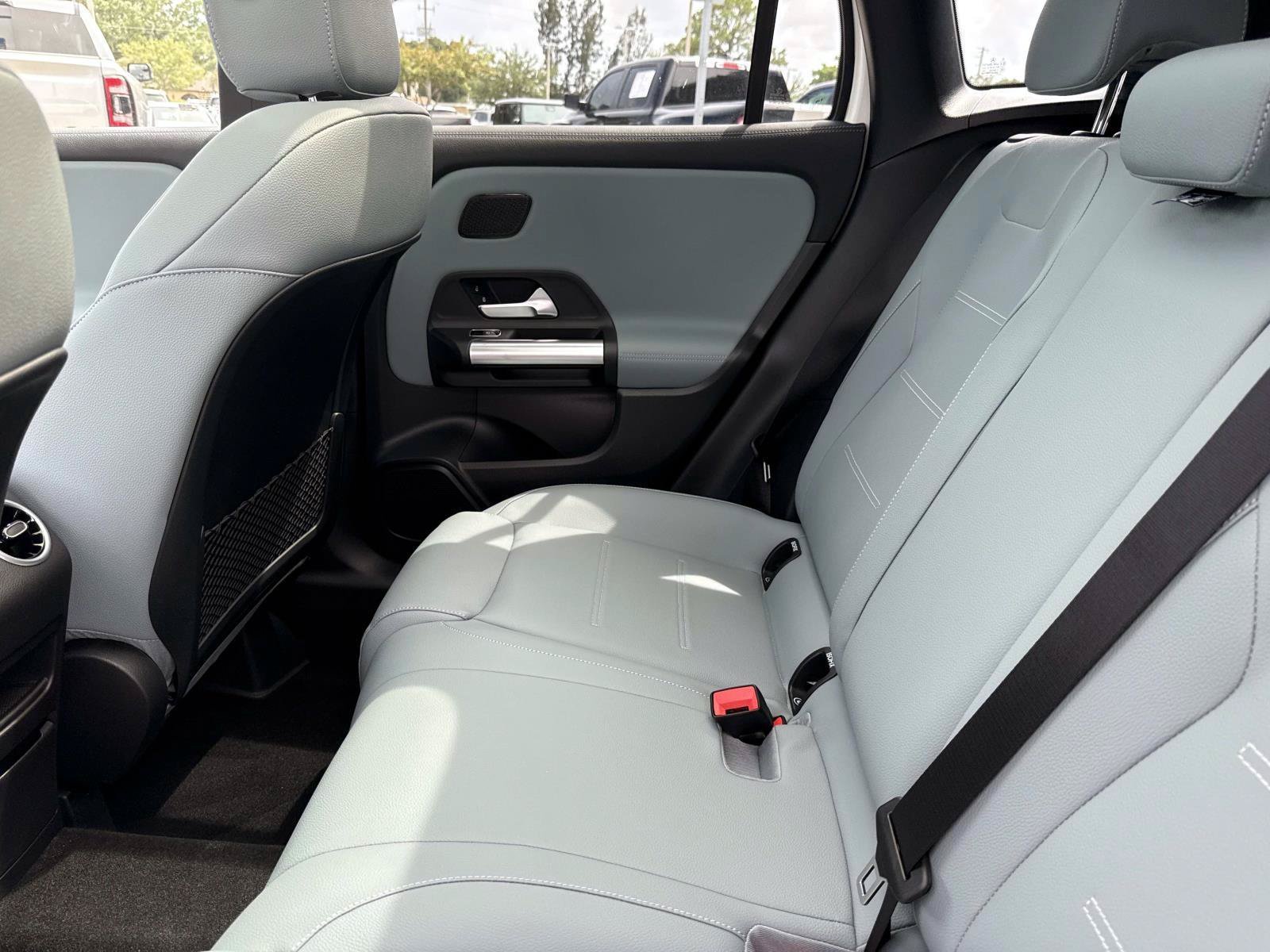 New 2026 Polar White Mercedes-Benz 250 SUV image 14