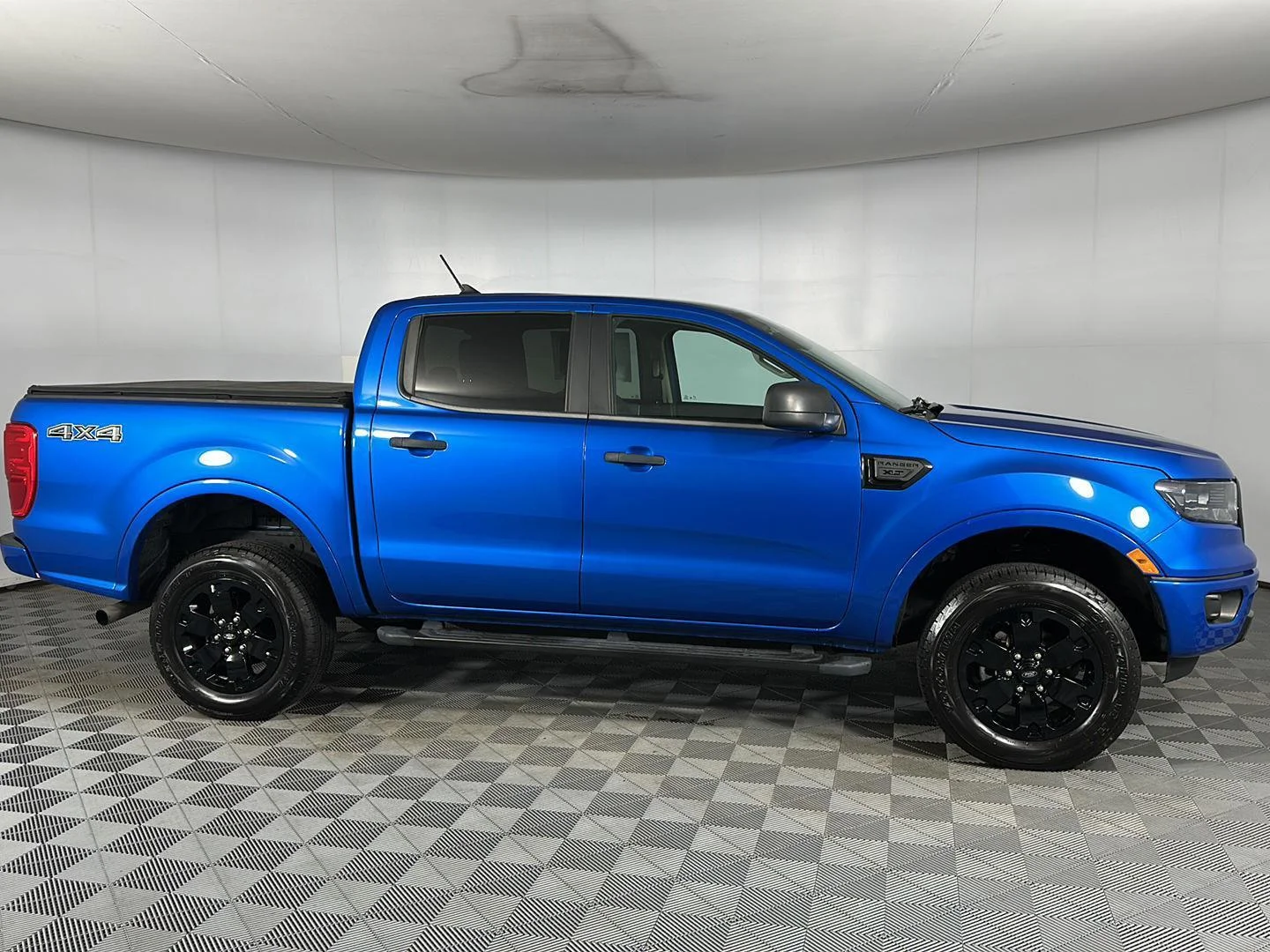 Used 2022 Velocity Blue Ford XLT image 26