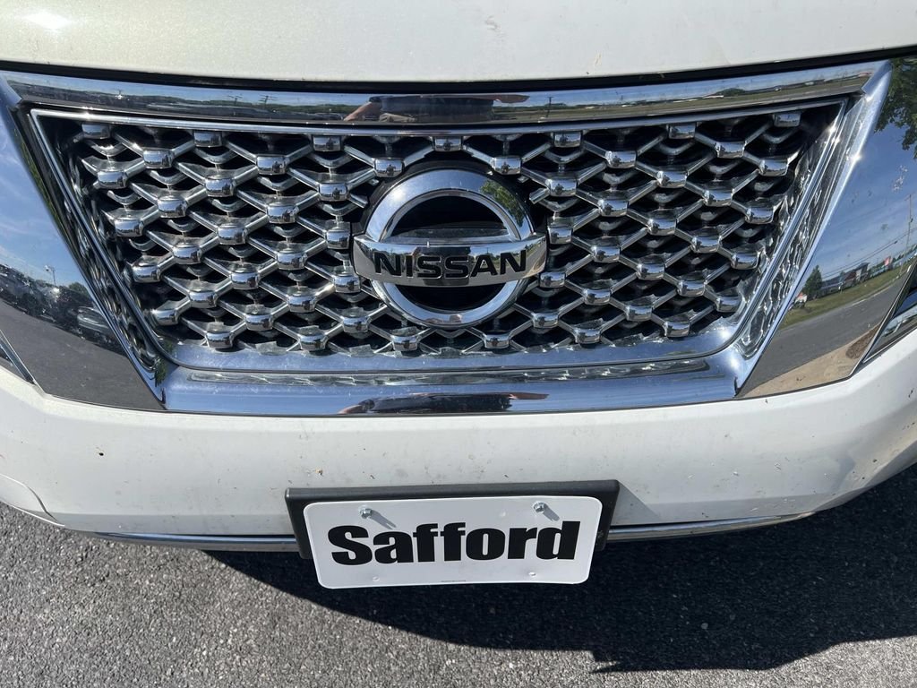 Used 2014 White Nissan SL image 4