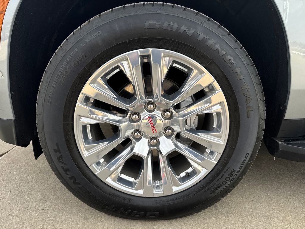 2025 GMC Yukon Denali - Photo 10