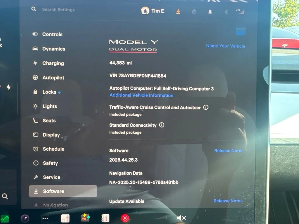 Used 2022 Blue Tesla Performance image 4