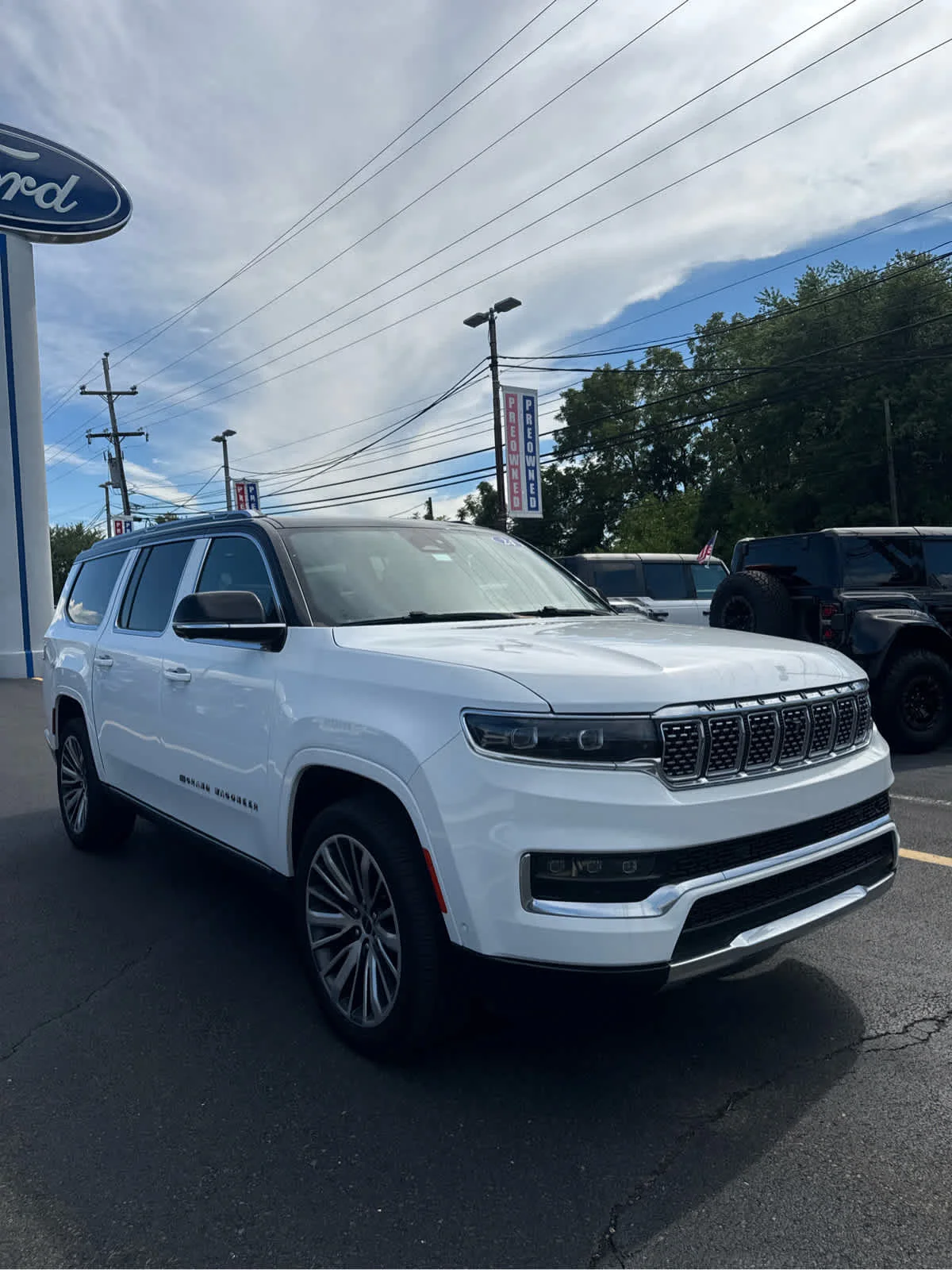 2024 Jeep Grand Wagoneer L Series III - Photo 9