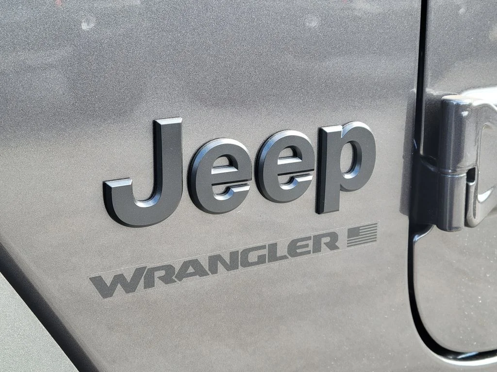 New 2026 Granite Crystal Metallic Clear-Coat Exterior Paint Jeep Willys image 20