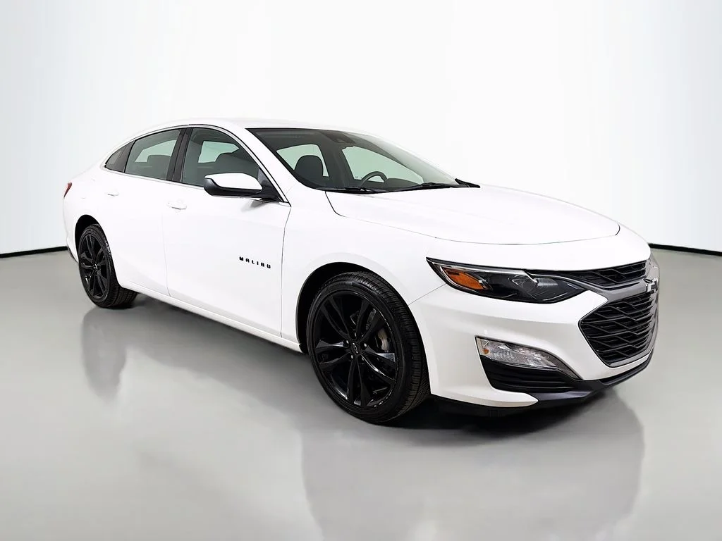 Used 2024 White Chevrolet LT image 4