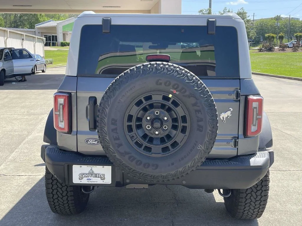 New 2026 Gray Ford Badlands image 4