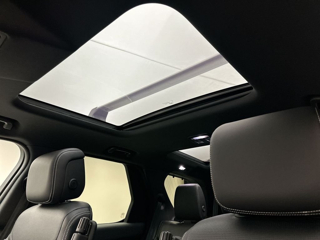 Used 2025 Fuji White Land Rover S image 24
