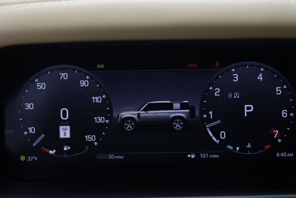 New 2026 Woolstone Green LAND ROVER X-Dynamic SE image 8