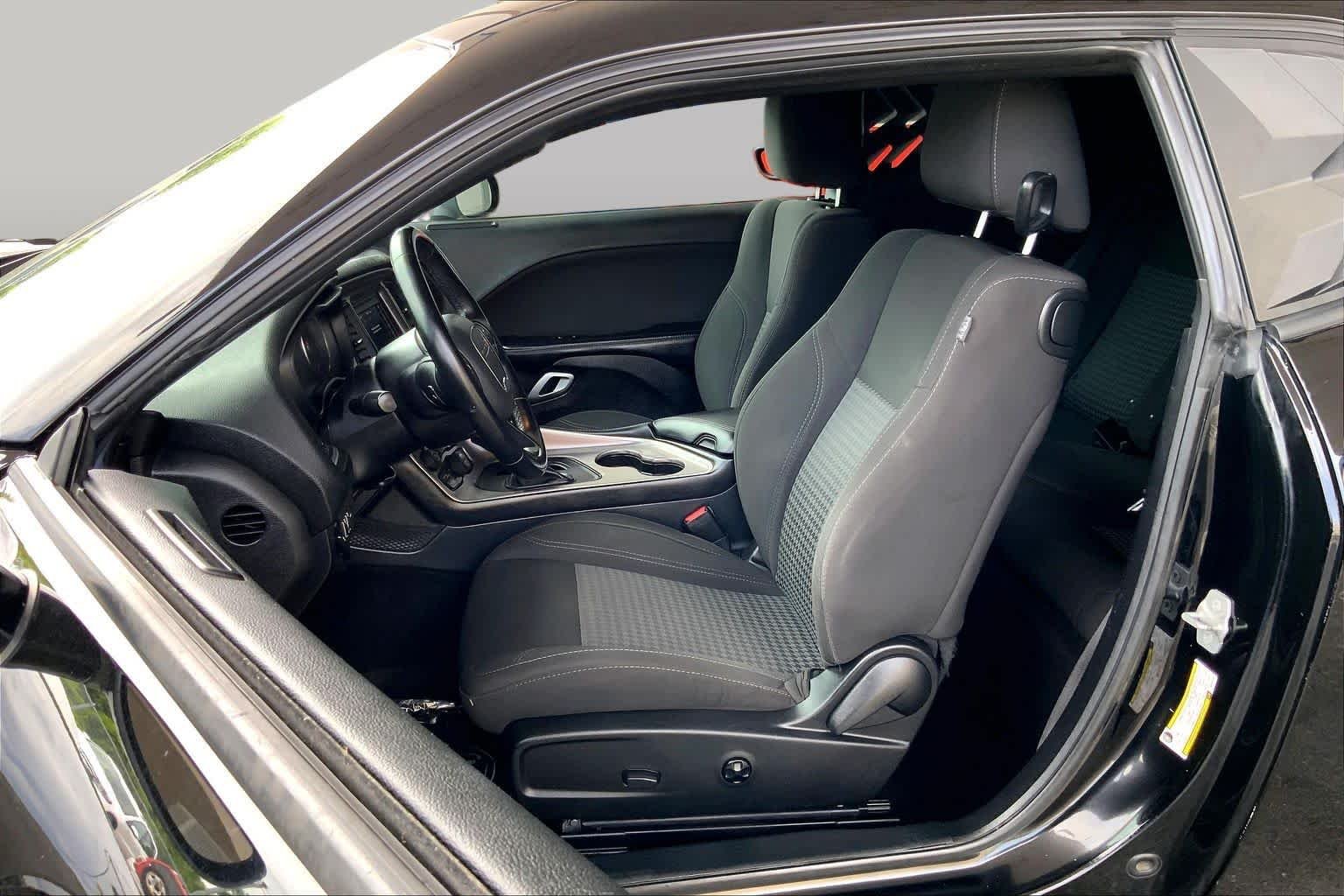 Pre-Owned 2021 Dodge Challenger SXT