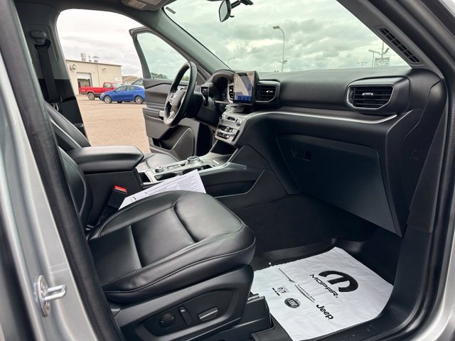 Used 2023 Silver Ford XLT image 25