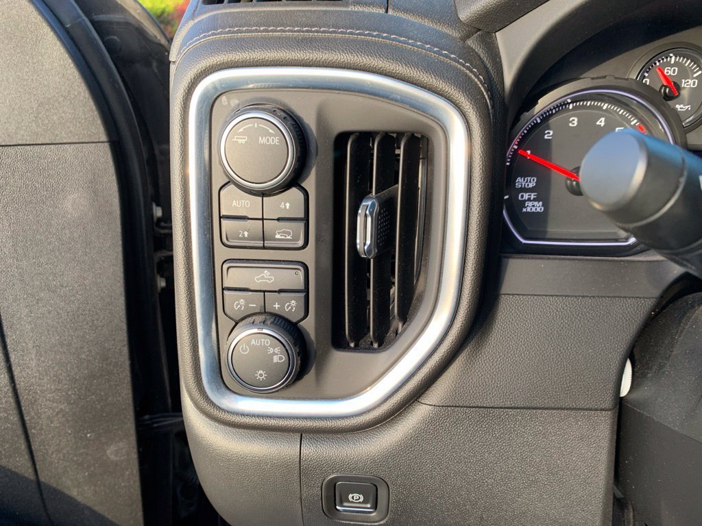 Used 2022 Black Chevrolet LT image 18