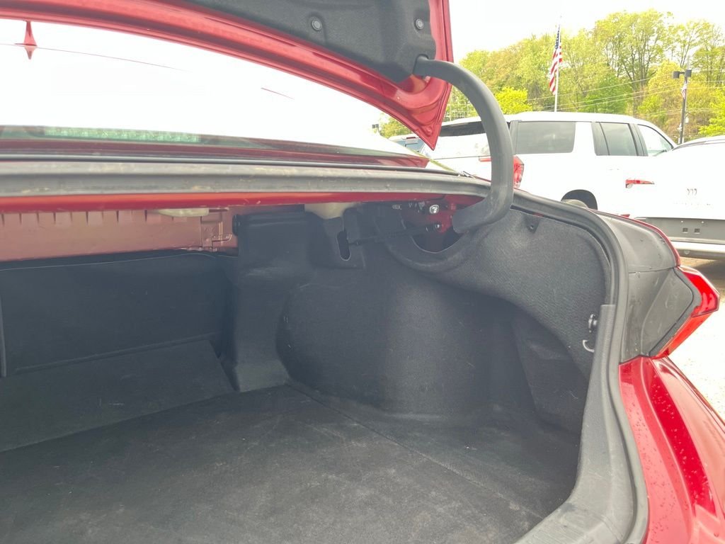 Used 2019 Pearl Toyota XSE image 13