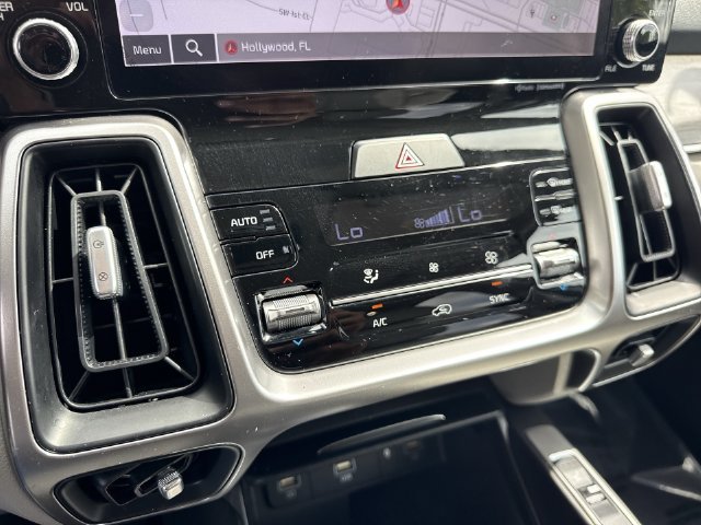 2022 Kia Sorento EX - Photo 19