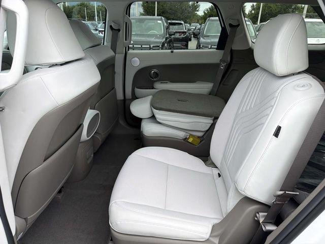 New 2027 White Hyundai Blue SEL 7P image 18
