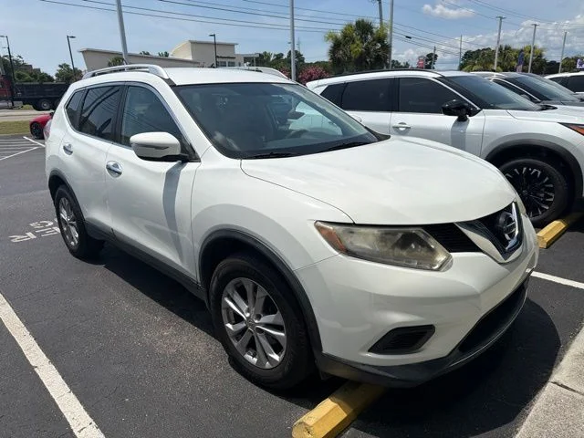 Used 2015 White Nissan SV image 6