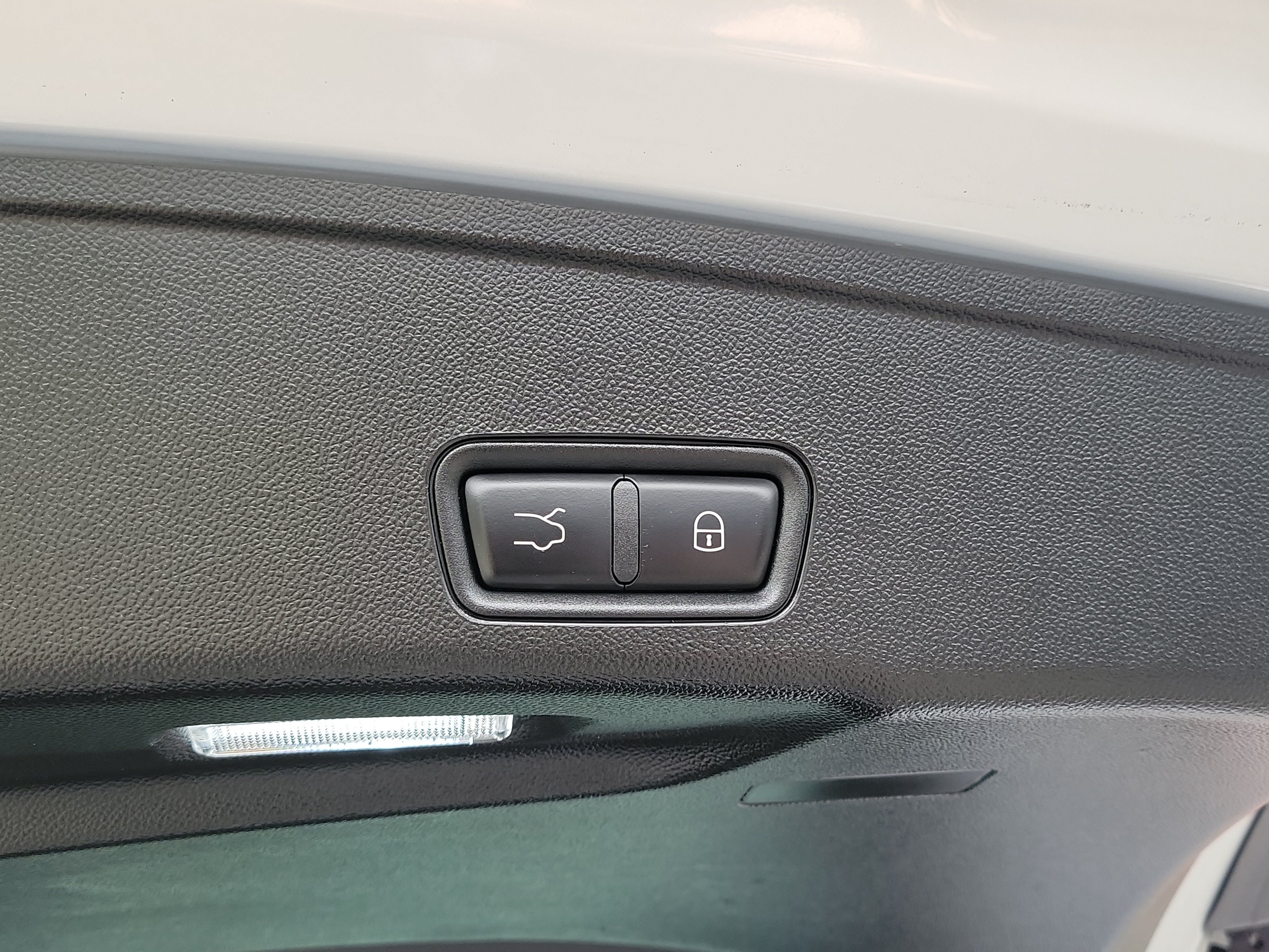 Used 2023 Bianco Astro Metallic Maserati GT image 30