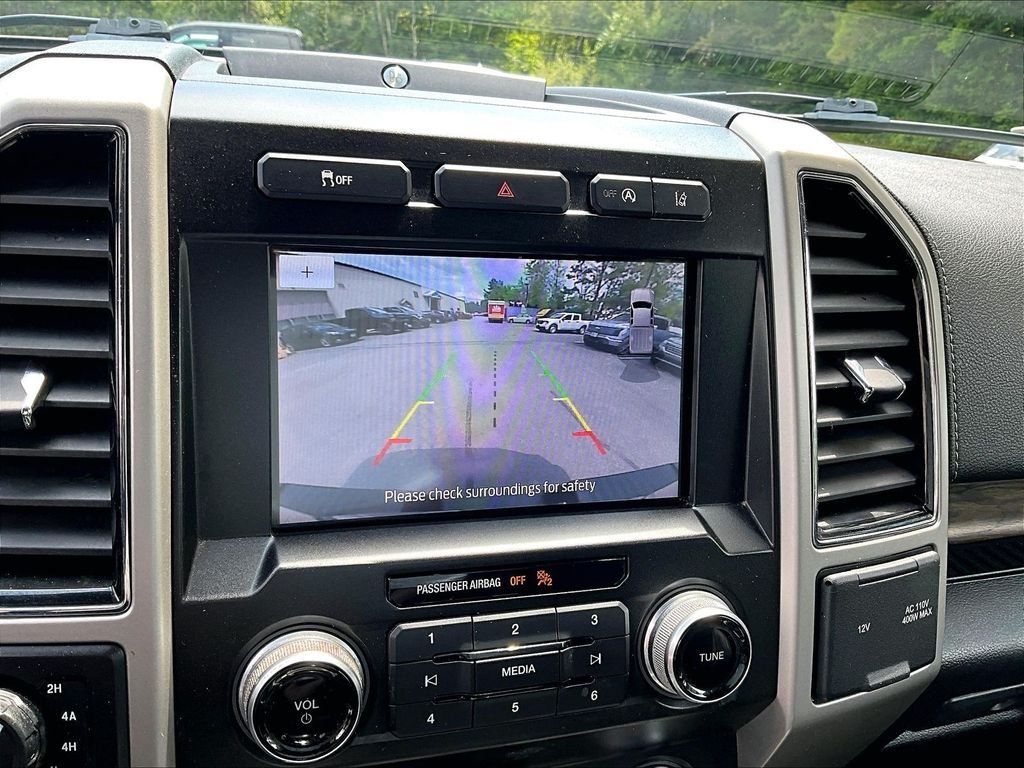 Used 2020 Black Metallic Ford Lariat image 19