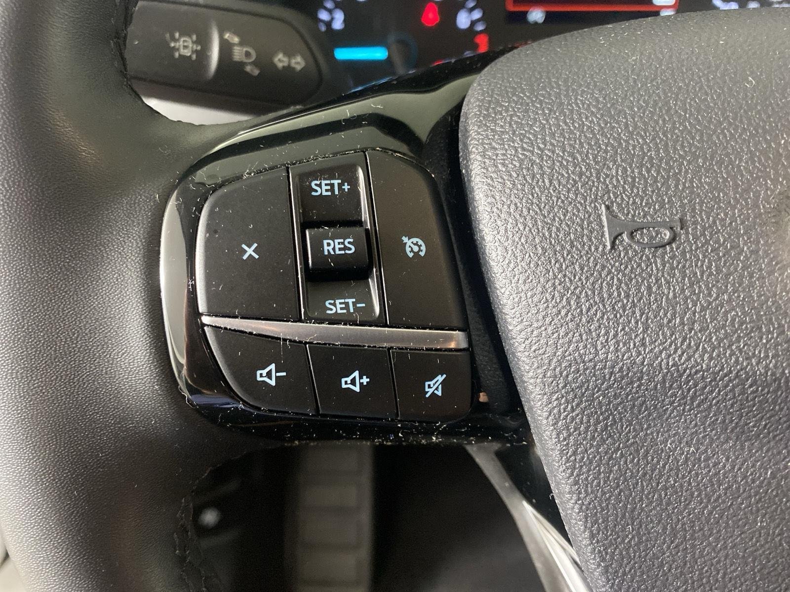Used 2022 Oxford White Ford  image 17