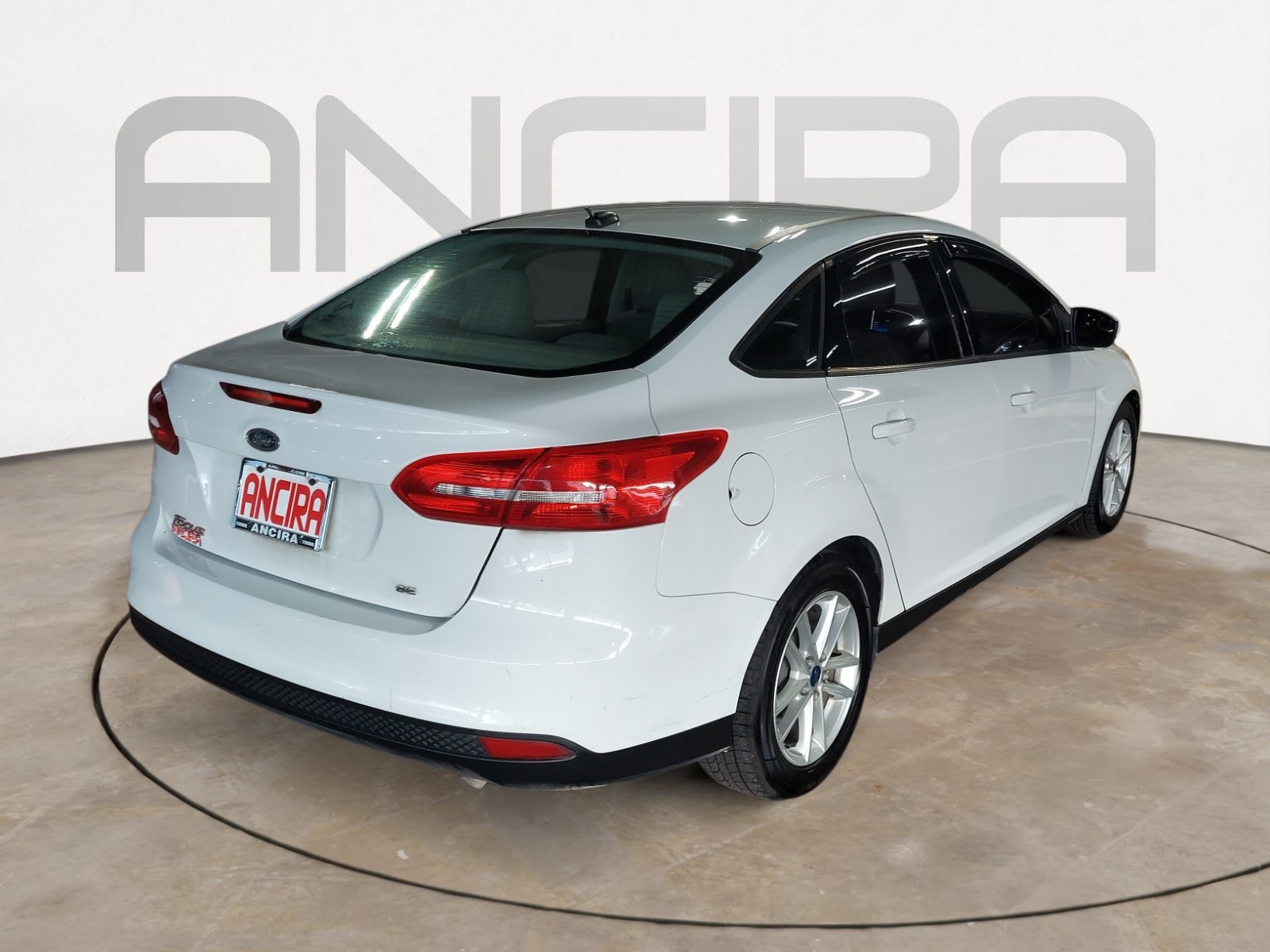 Used 2018 Oxford White Ford SE image 12