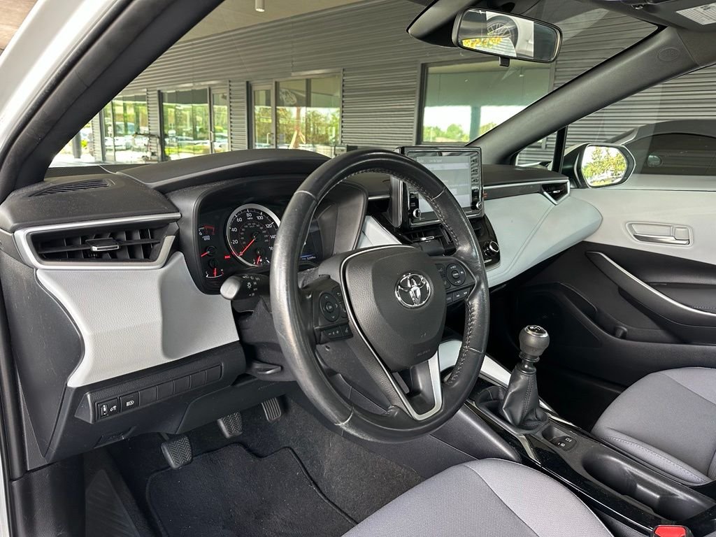 Used 2022 White Toyota SE image 19
